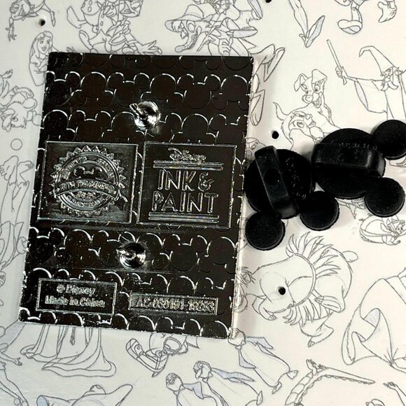 Disney Bear Clown Bear Trading Pin Fun Fancy Free 1947 Lapel Pin Brooch Jewelry - Picture 3 of 5